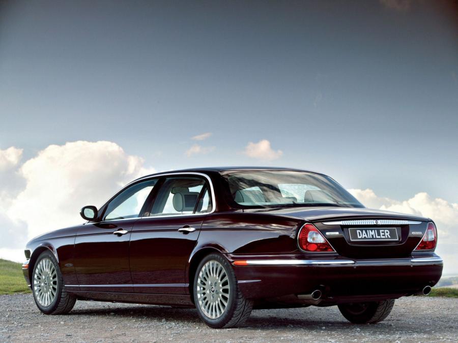  Daimler Super Eight 2005 года  (фото 5 из 8)